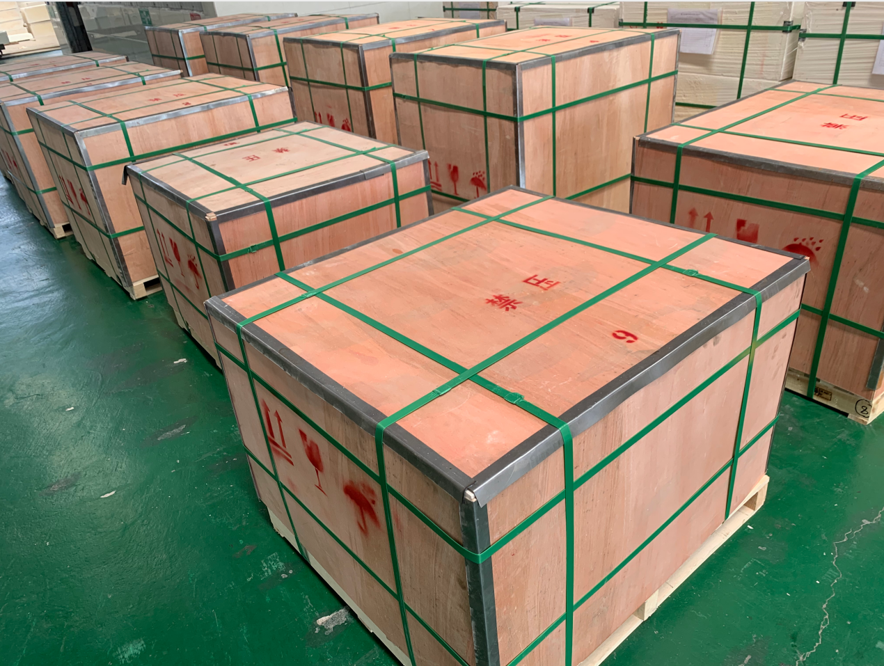 Electro Fused Cast AZS Refractory High Alumina Brick for TV-CRT Panels at Affordable
