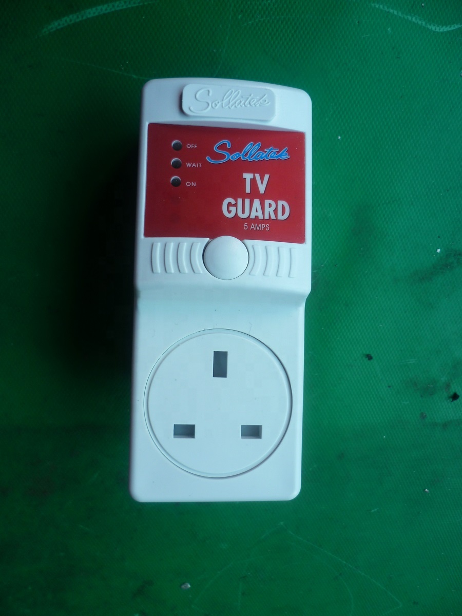 Kampa AVS 5A 13A voltage protector TV guard with UK Plug