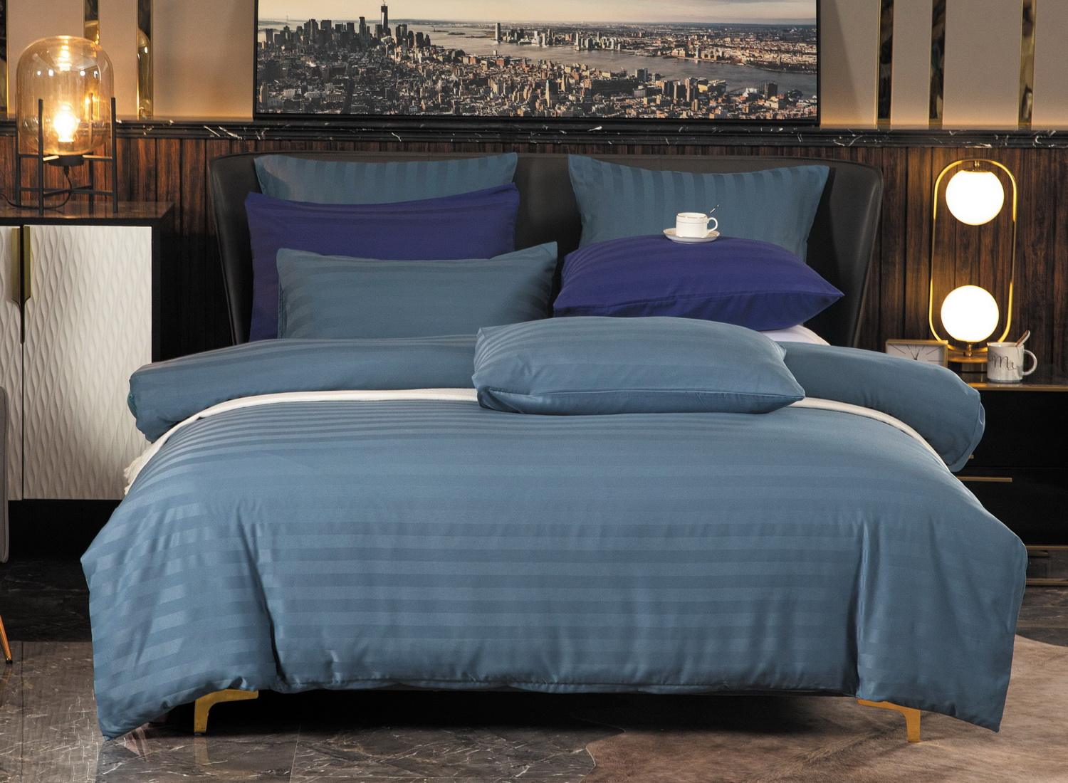 2kg Weight 100% Polyester Satin Stripe Pattern Bedding Set for Home or Hotel Customized