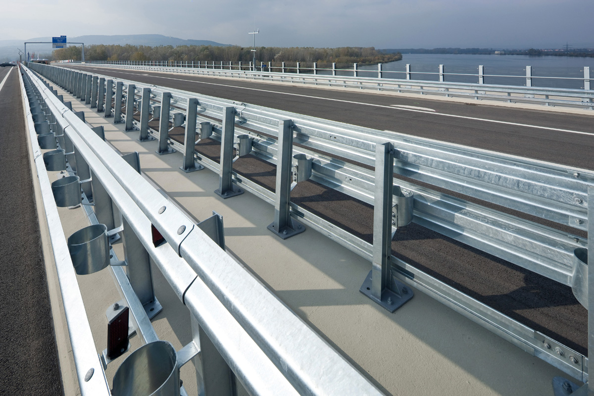 Road Traffic Safe H Post for Security Zinc Coated Galvanized Steel Highway Guardrail