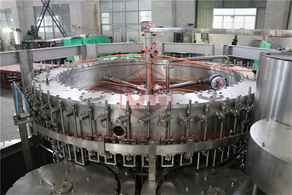 2000 - 6000BPH Carbonated Drink Filling Machine Counter Pressure Soda Bottling Equipment