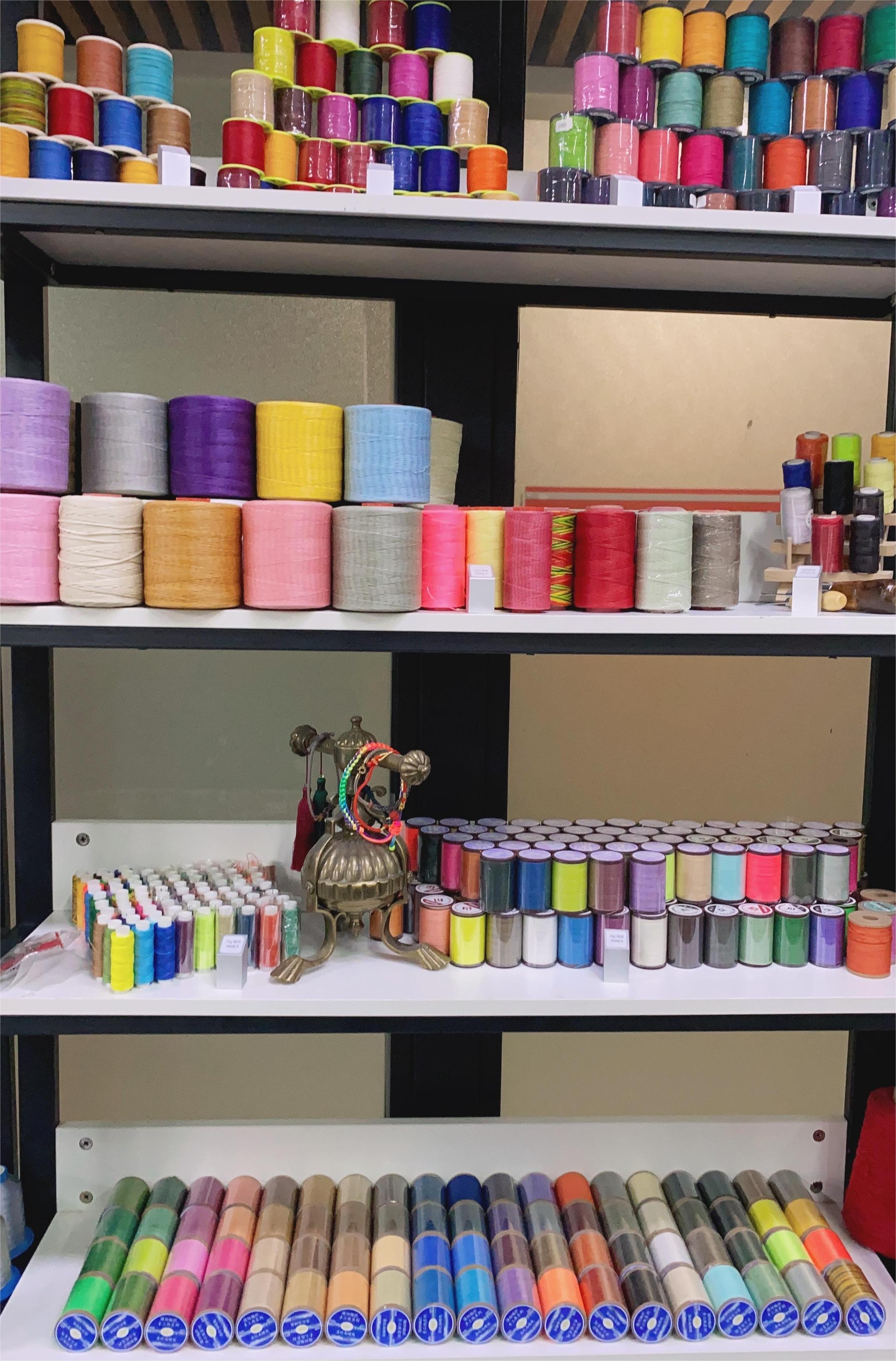 4000Y Embroidery Machine Threads 100% Polyester 120d/2 for in Low Shrinkage Embroidery