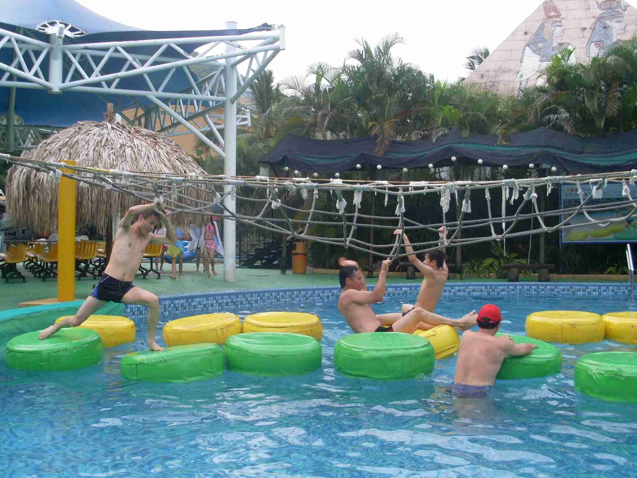 Interactive Water Park Equipment Fiberglass Lemna Minor For Family