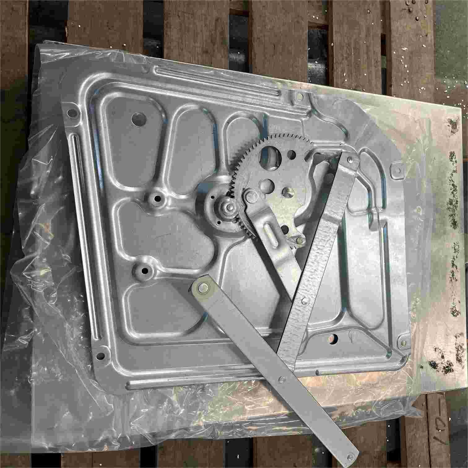 WG1642330003 Window Glass Lifter HOWO Truck Parts