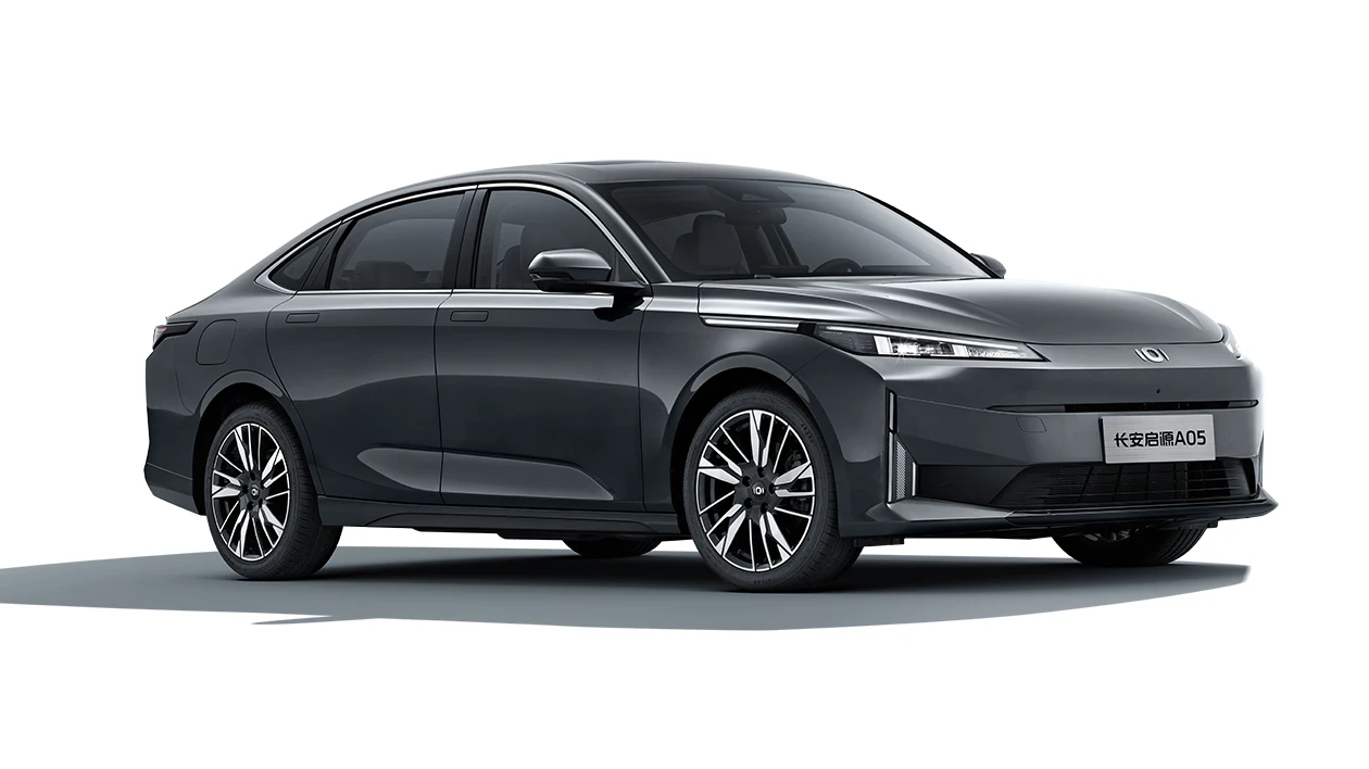 Power-saving Changan QIYUAN A05 Hybrid Car Touch Screen and ACC Cruise Control for Efficiency