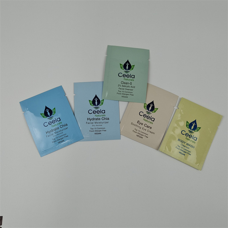 Convenient Flat Bag Cosmetics Sachets for Your Customers