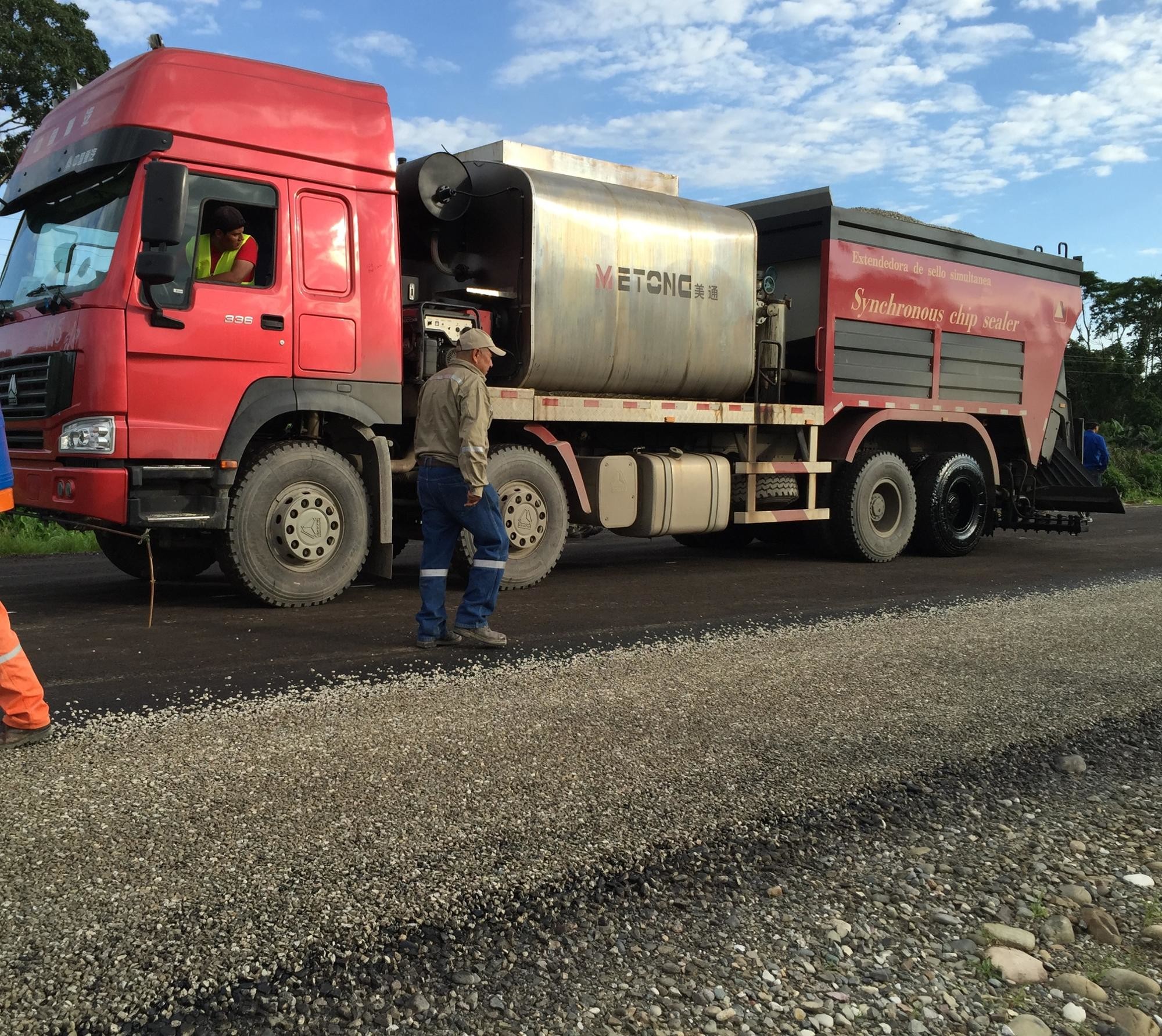ZZ3317N4667D1 Road Maintenance Vehicle / Asphalt Delivery Truck