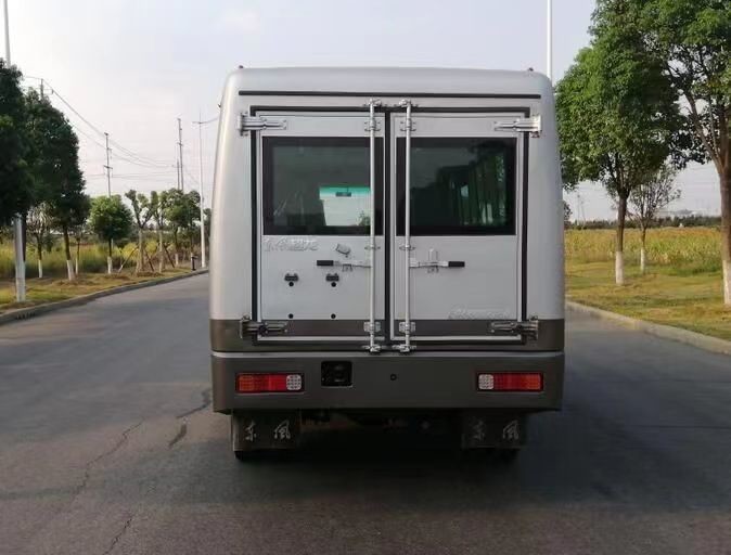 Dongfeng Four Wheel Drive Off Road Minibus Highway Bus 10-17 Seats 4×4 Diesel Manual Transmission