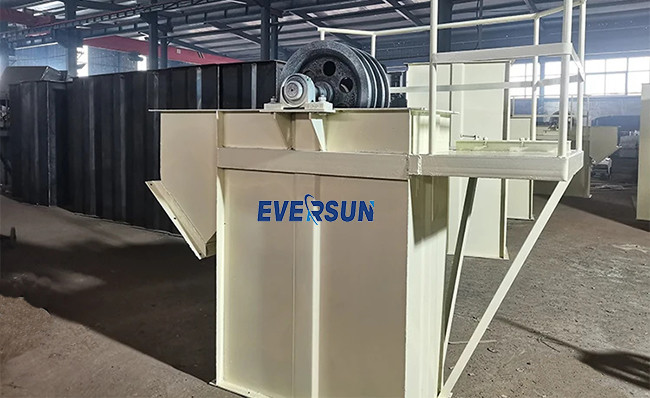 Food Grade Carbon Steel / SS304 / 316 Chain Bucket Elevator Conveyor For Wet Sand