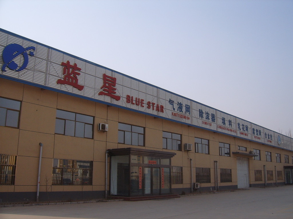Flat / Crimped Stainless Steel Wire Mesh Plain Weave 0.011 ' / 0.008 " / 0.007 " Wire 30 36 42 " Width