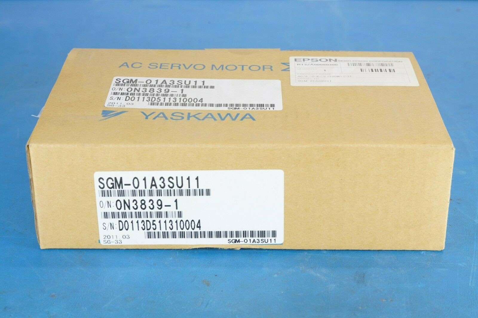 YASKAWA SGM-01A3SU11 SERVO MOTOR 200V 100W 0.87A 3000RPM NEW