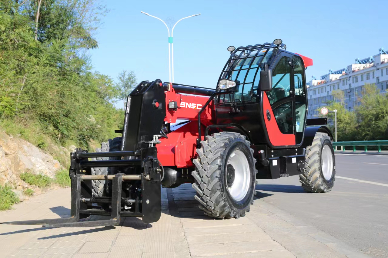 3-5 Ton Diesel Forklift with 7m Telescopic Handler and USA Cummins EPA T4F Engine