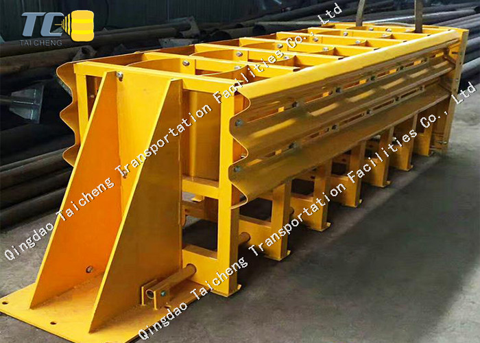 Yellow Q345 Q235 Crash Cushion Attenuator Corrosion Resistance Long Service