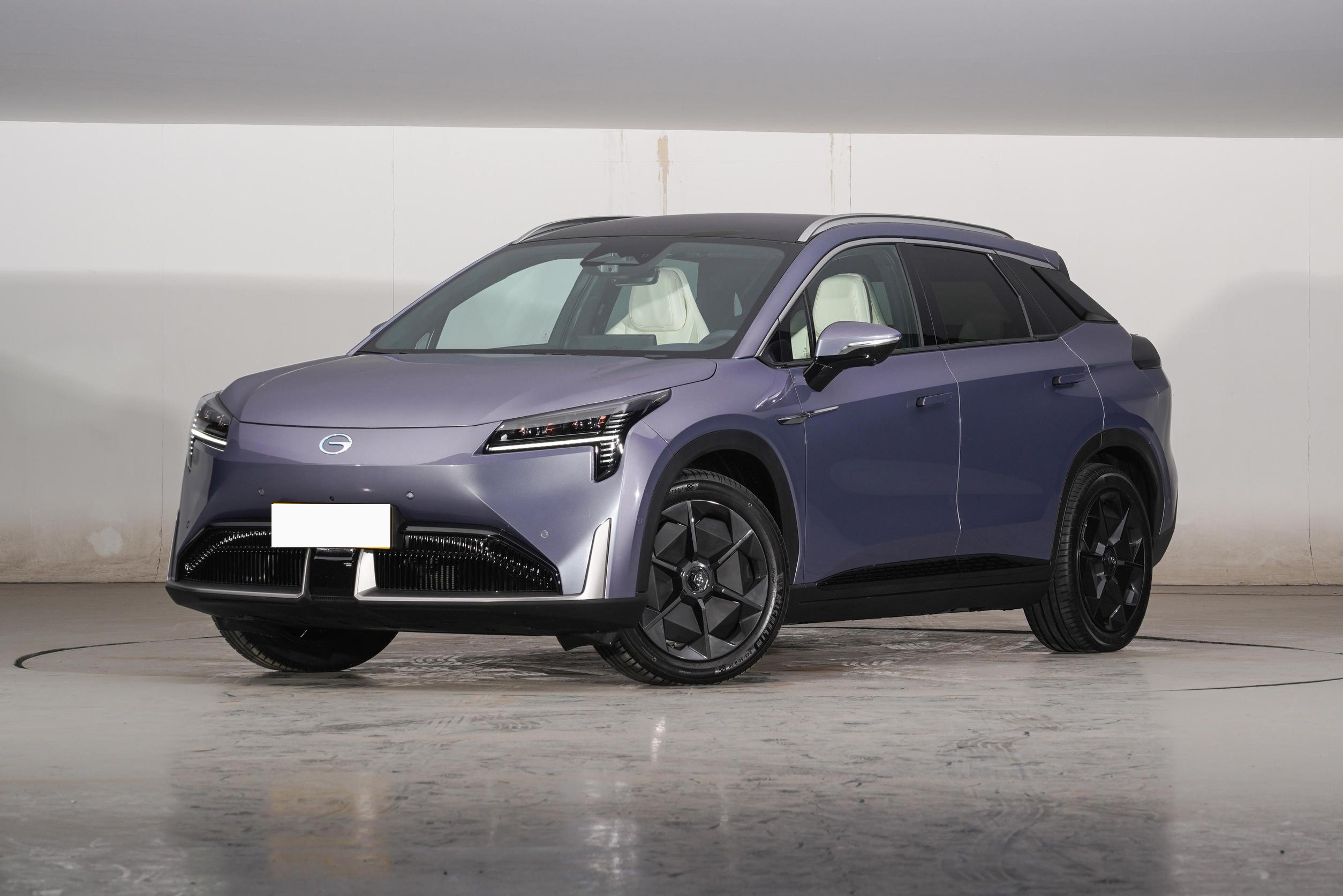 600Km Long Range AION EV Car Left Steering AION LX 5 Seater Electric Cars