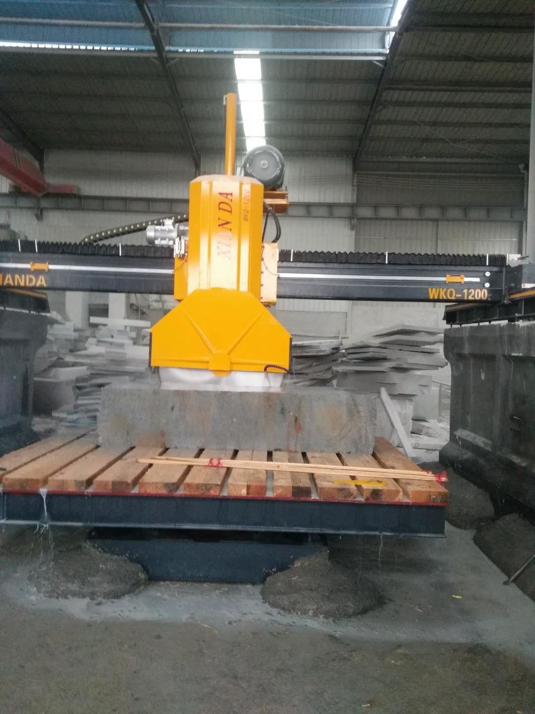Middle Block Stone Cutting Bridge Saw Cutting Machine With High Efficiency