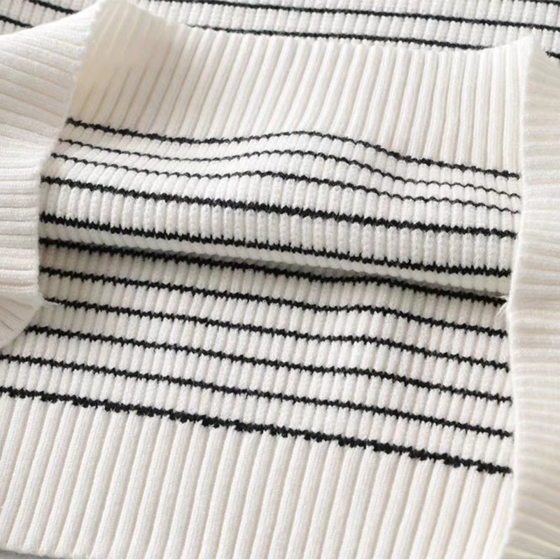 100% Polyester 7GG Color Block Striped Sweater Soft Knitted Tops With Zipper