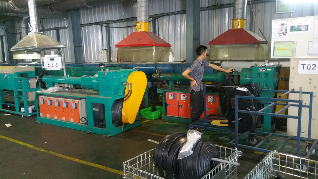 Cold Feed Rubber Extruder Machine Single Screw Rubber Cable Extruder