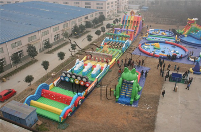 long exciting Inflatable obstacle course for adults