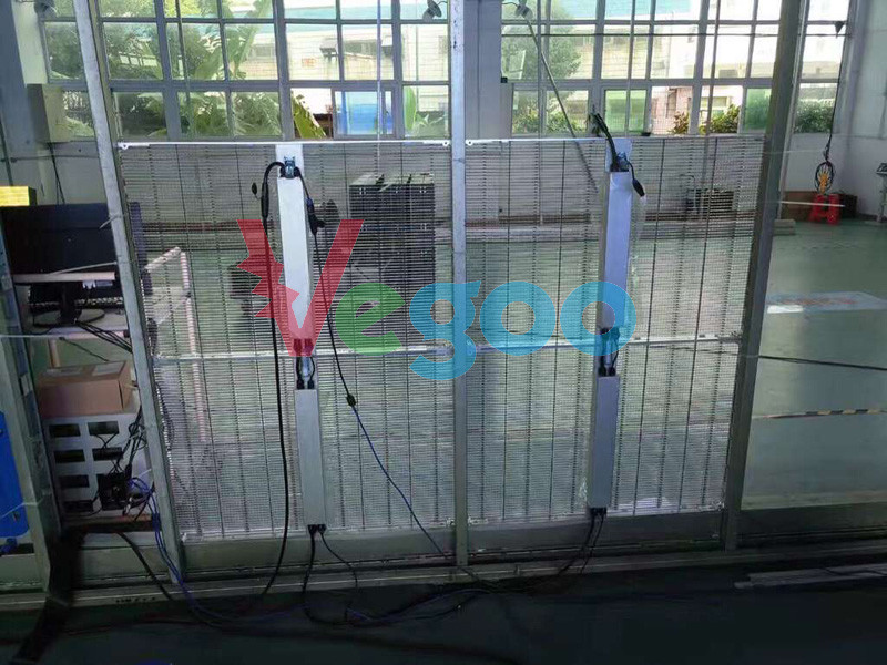 Full Color P20 DIP 346 Transparent LED Screen 10 /14bit Signal Processing