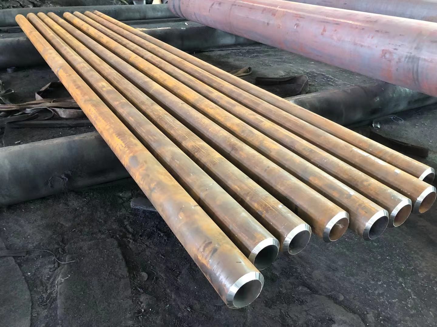 ASTM A335 P9 P11 P22 P91 P92 Alloy Steel Seamless Tube For Locomotive Boilers