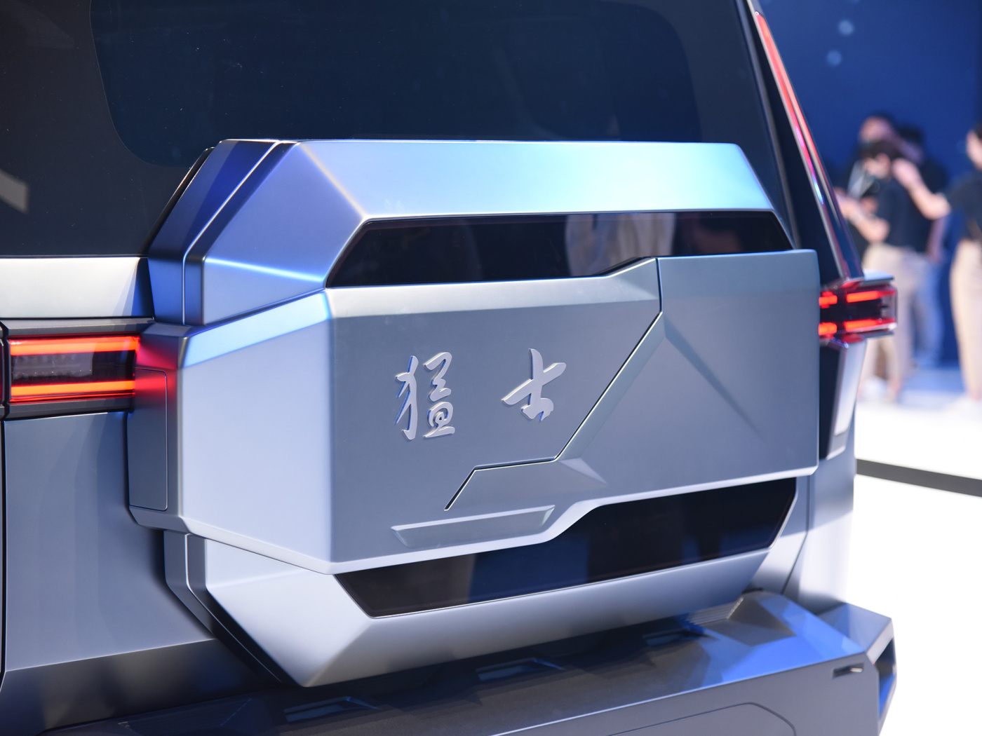 Take Your Off-road Adventures to the Next Level with DongFeng M-Terrain Electro Car Left Hand Driver