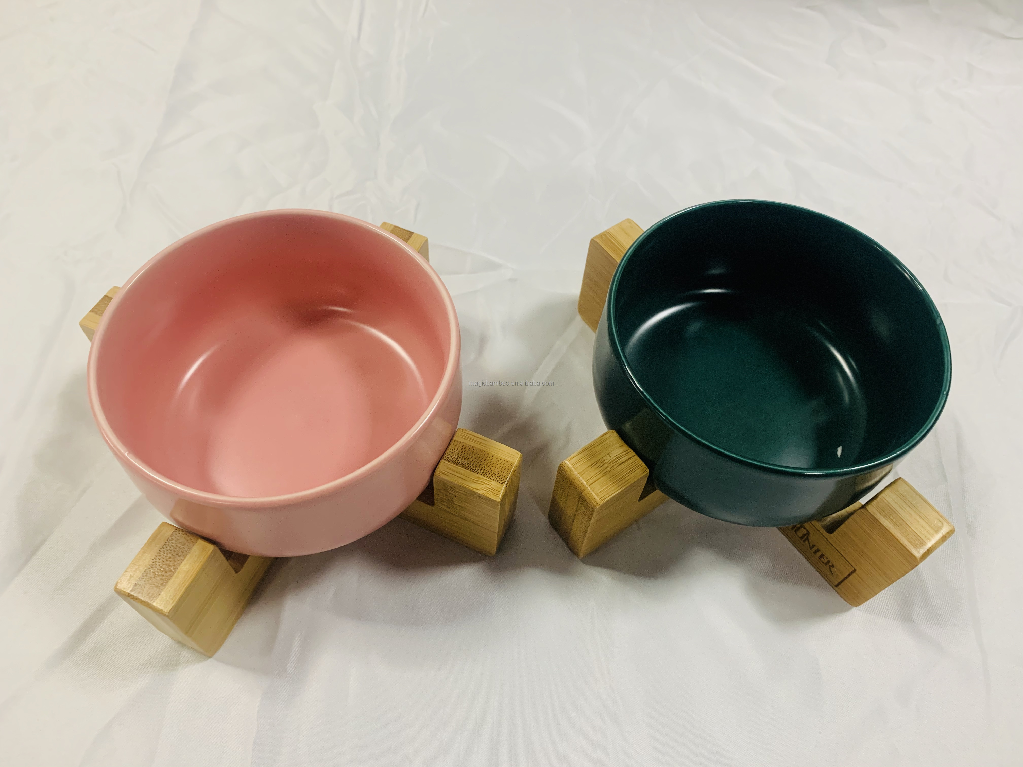 Single Multicolor Dog Bowl Holder Made of Natural Bamboo Add Bowl 7.5cm Height for Outdoor