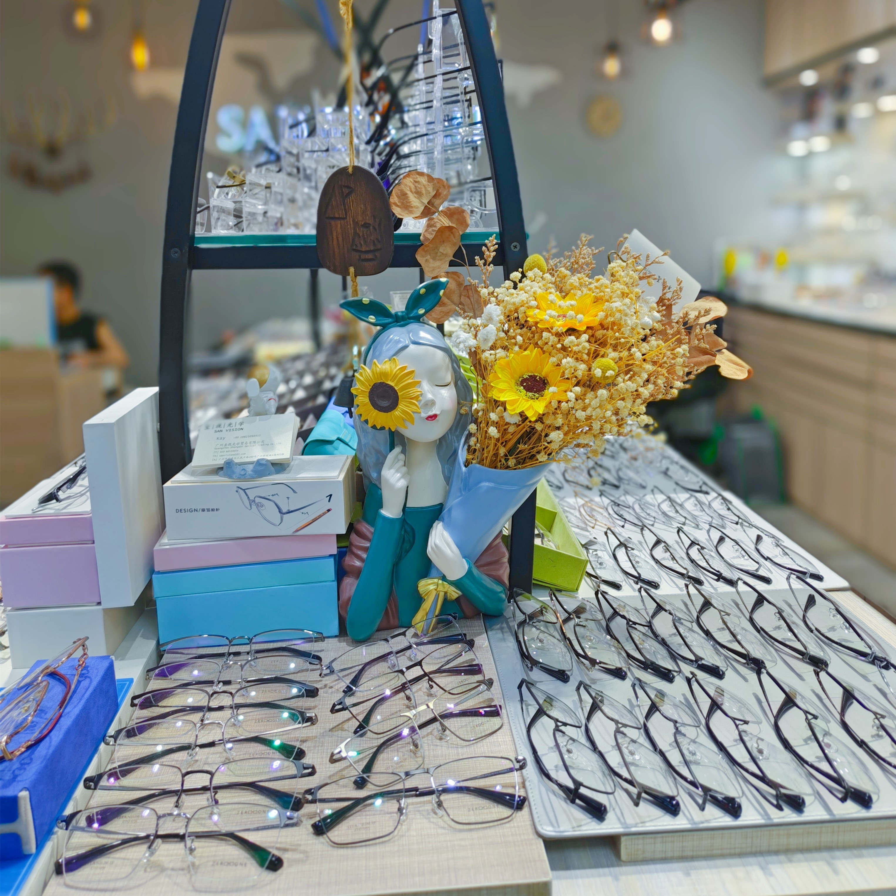 Fashion IP Plating Beta Titanium Glasses Adaptable To All Scenarios