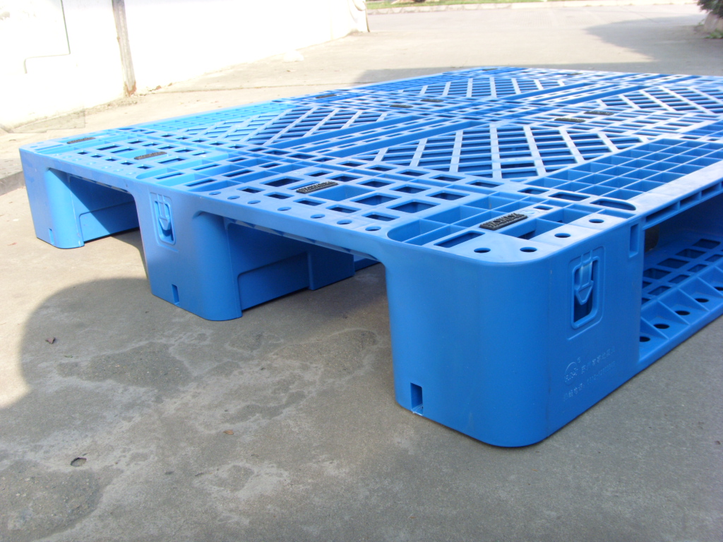 1200x1000x150mm Euro Racking Plastic Pallets Euro 2T Static Load 1T Dynamic Load