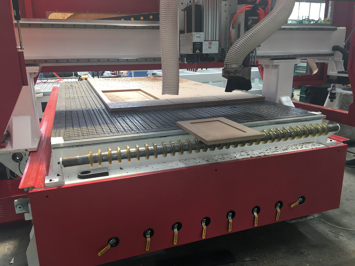 Wood working machinery cnc machine for wood door cutting