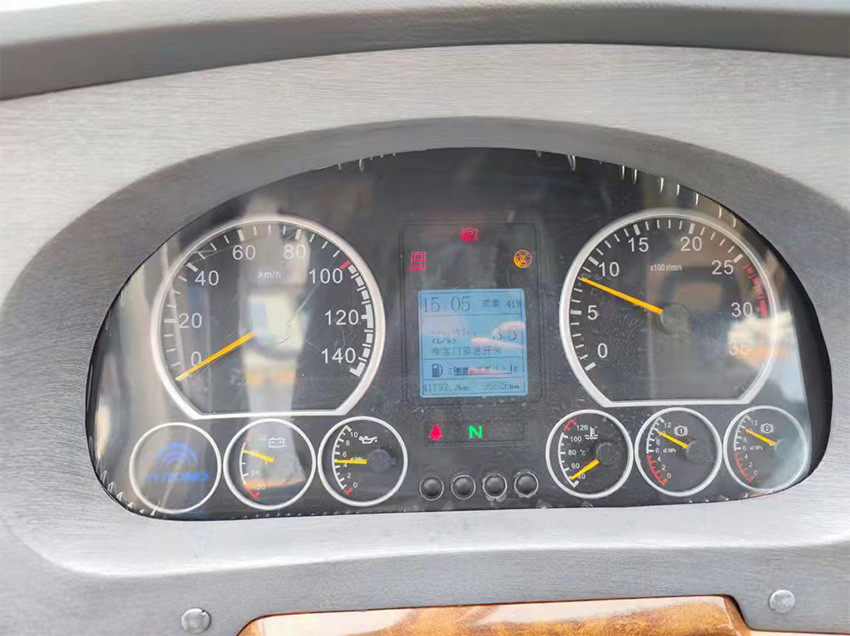 Euro 5 Used Coach Bus 46 Seats Manual Transmission 2nd Hand Coaches with 2 Doors