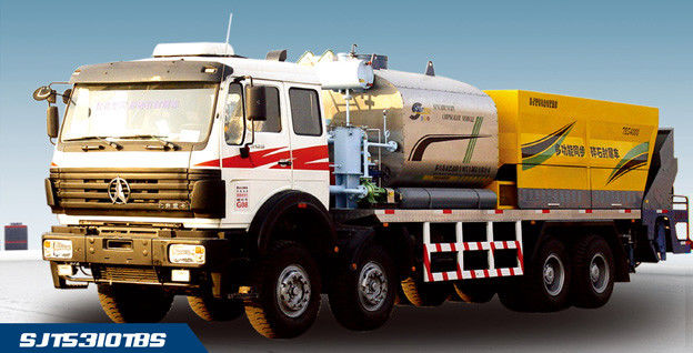 BEIBEN 8.5m3 Asphalt Tank Road Maintenance Equipment 12m3 Hopper Capacity / Synchronous Chip Sealer Truck