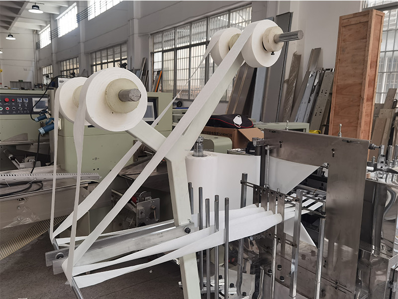 400mm Film Width PLC Alcohol Swab Manufacturing Machine Alcohol Prep Pad Production Machine