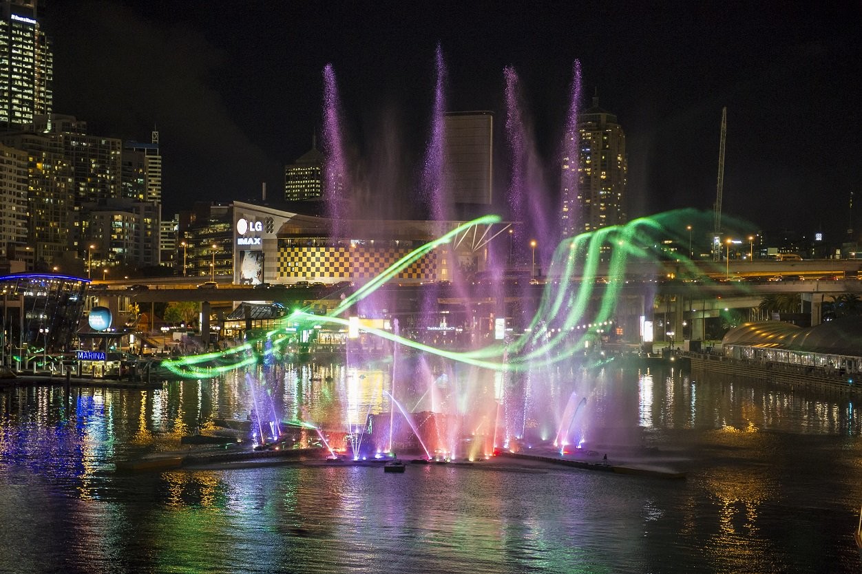 Colorful RGB Outdoor Laser Light Show With Laser Water Screen Projector