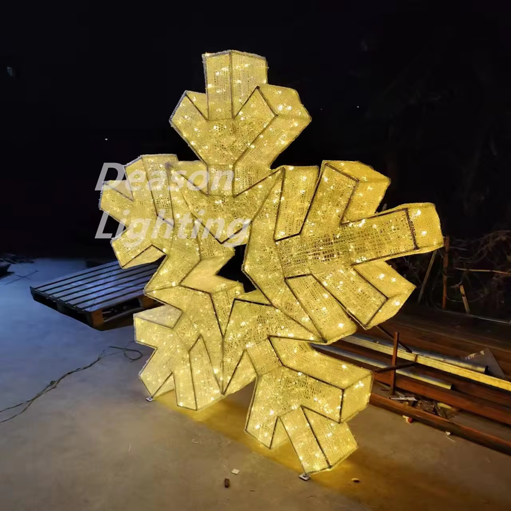 Giant snowflake led light