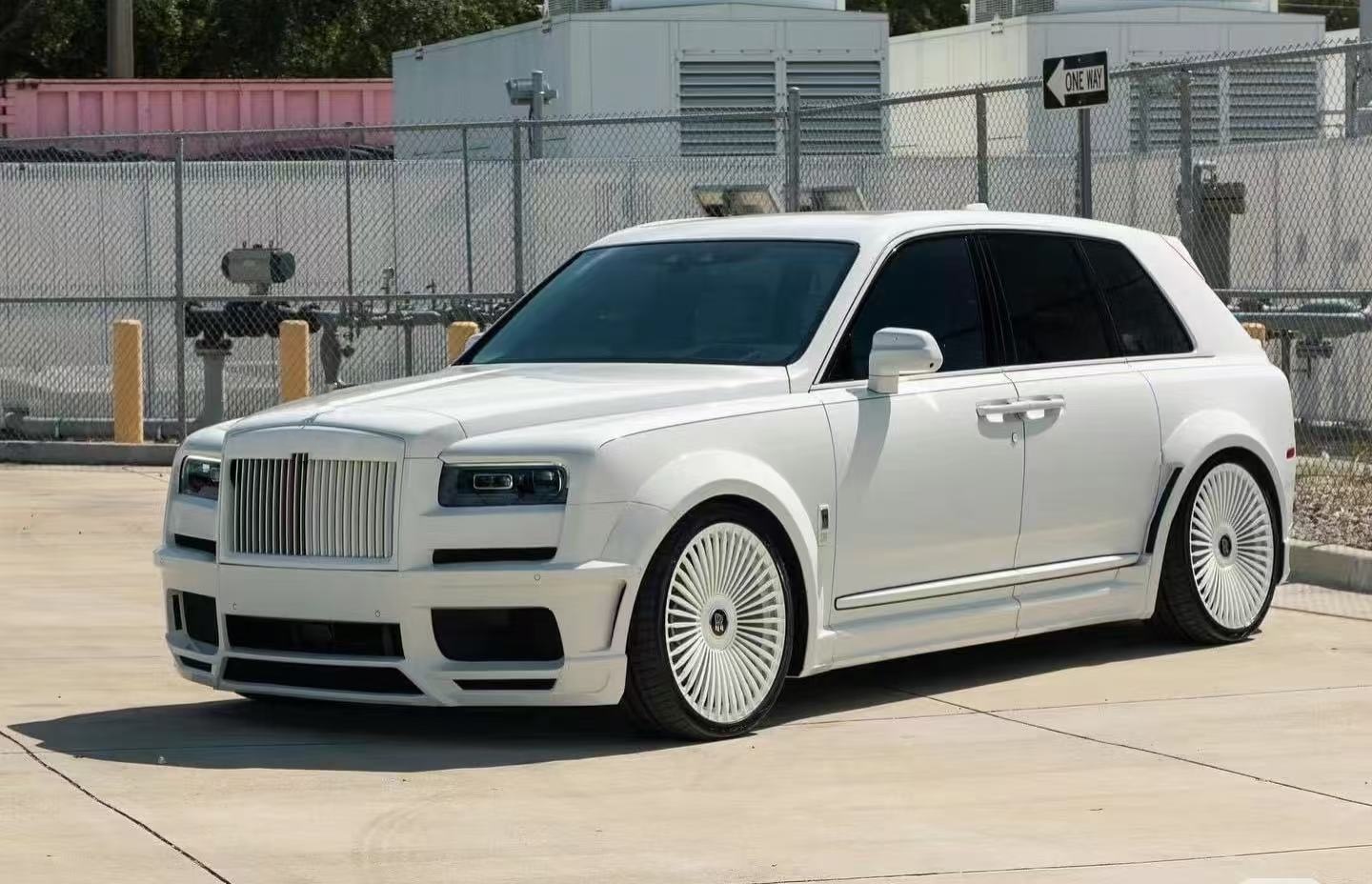 Black Cullinan Rolls Royce Body Kit NT Style Front And Rear Bumper Widebody Kit