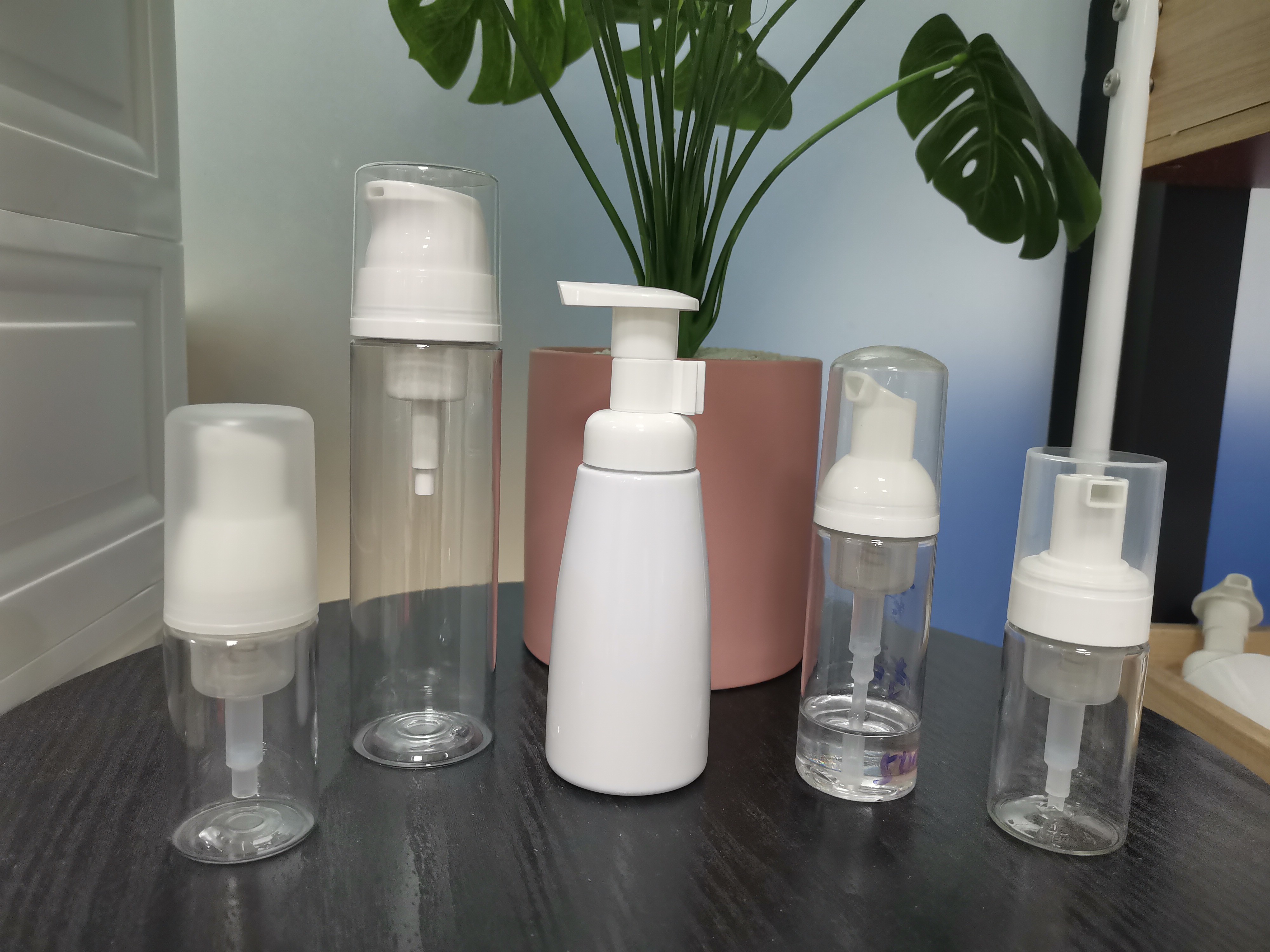 External Spring PP Lotion Pump W/ Overcap 0.4CC Discharge Rate Free Samples