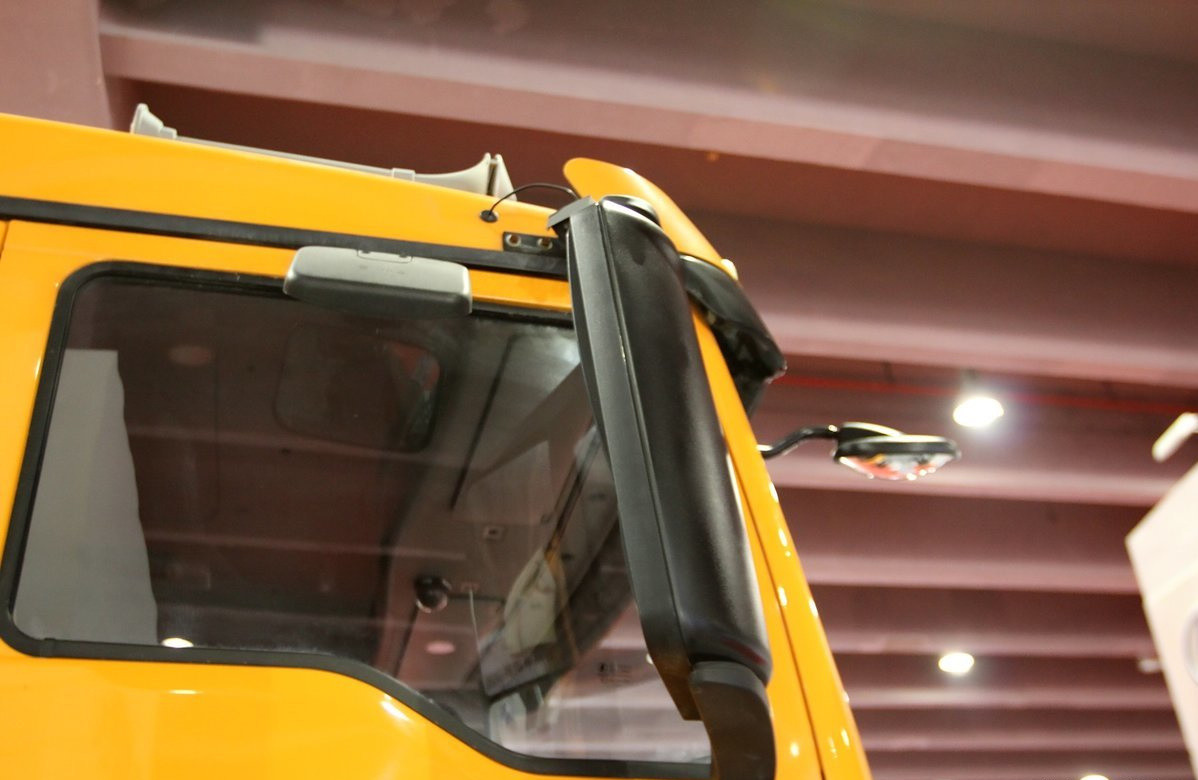 China Dump Truck For Sale U-Type Box Shacman Tipper Weichai 290hp Engine Single And Half Cab