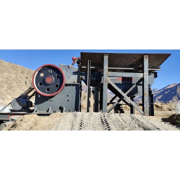 Primary Stone Jaw Crusher Machine 6TPH 10TPH 20TPH 60TPH Granite Jaw Crusher