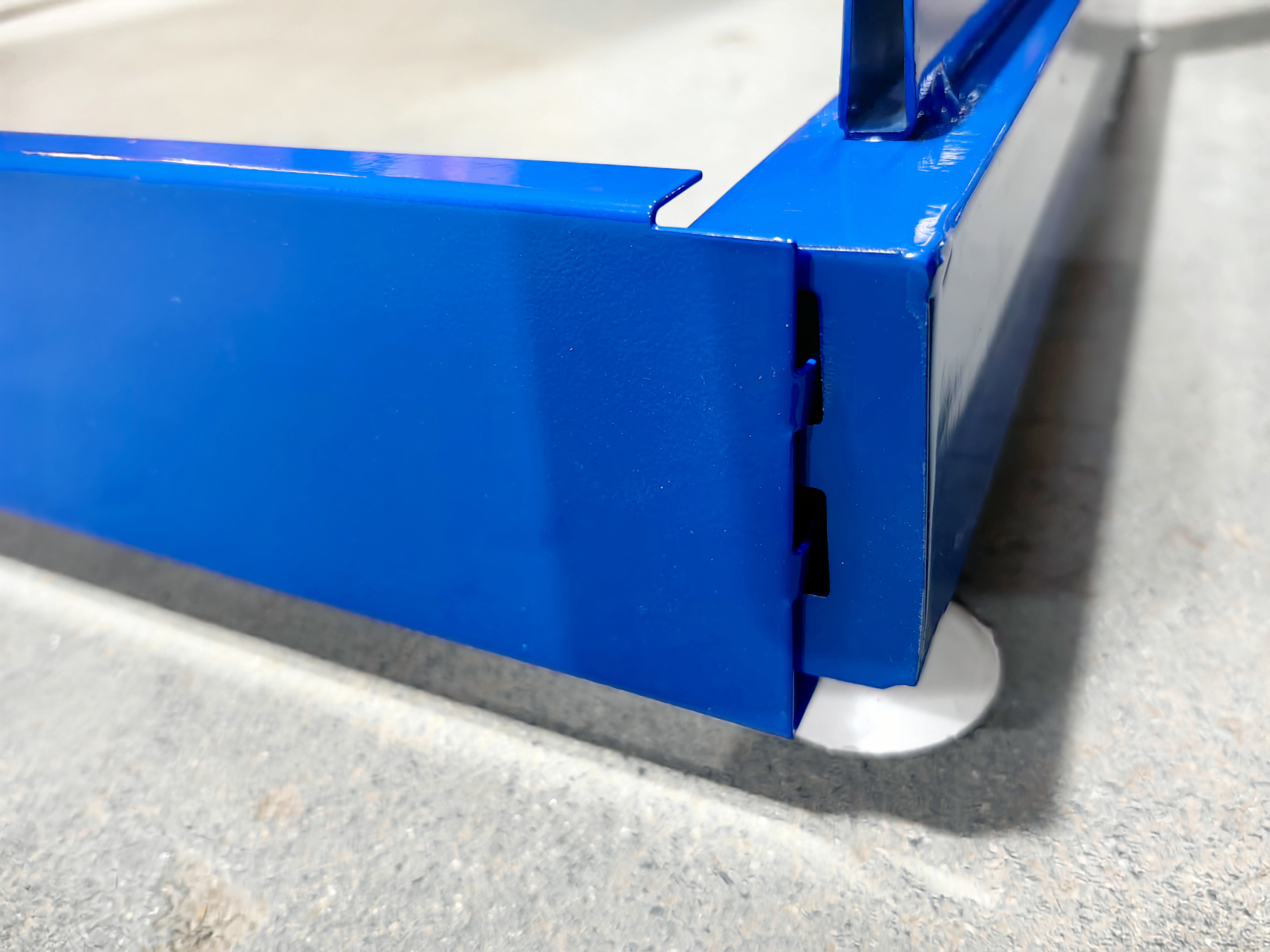 Cold Rolled Steel Pegboard Tool Display Shelf For Storage And Displaying Power Tools