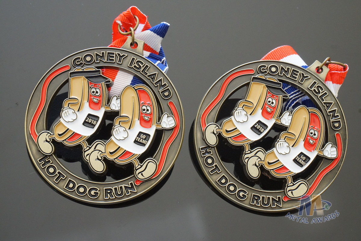 Hot Dog Running Custom Sports Medals Antique Gold Plating Size 50.8*3mm
