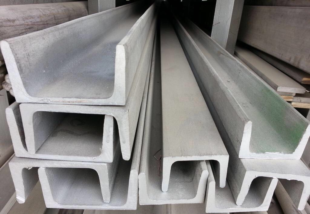 Roadway Safety Steel Corrugated Beam Highway Guardrail Z Post ISO9001 2000 Certified
