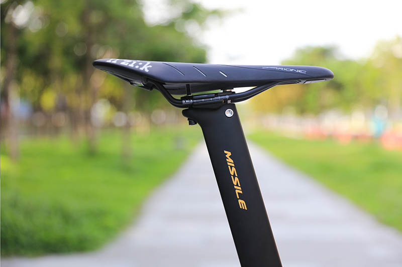 Newly Designed 700C*25 22 Speed Carbon Frame Bend Handlebar Road Bike With Fork Suspension