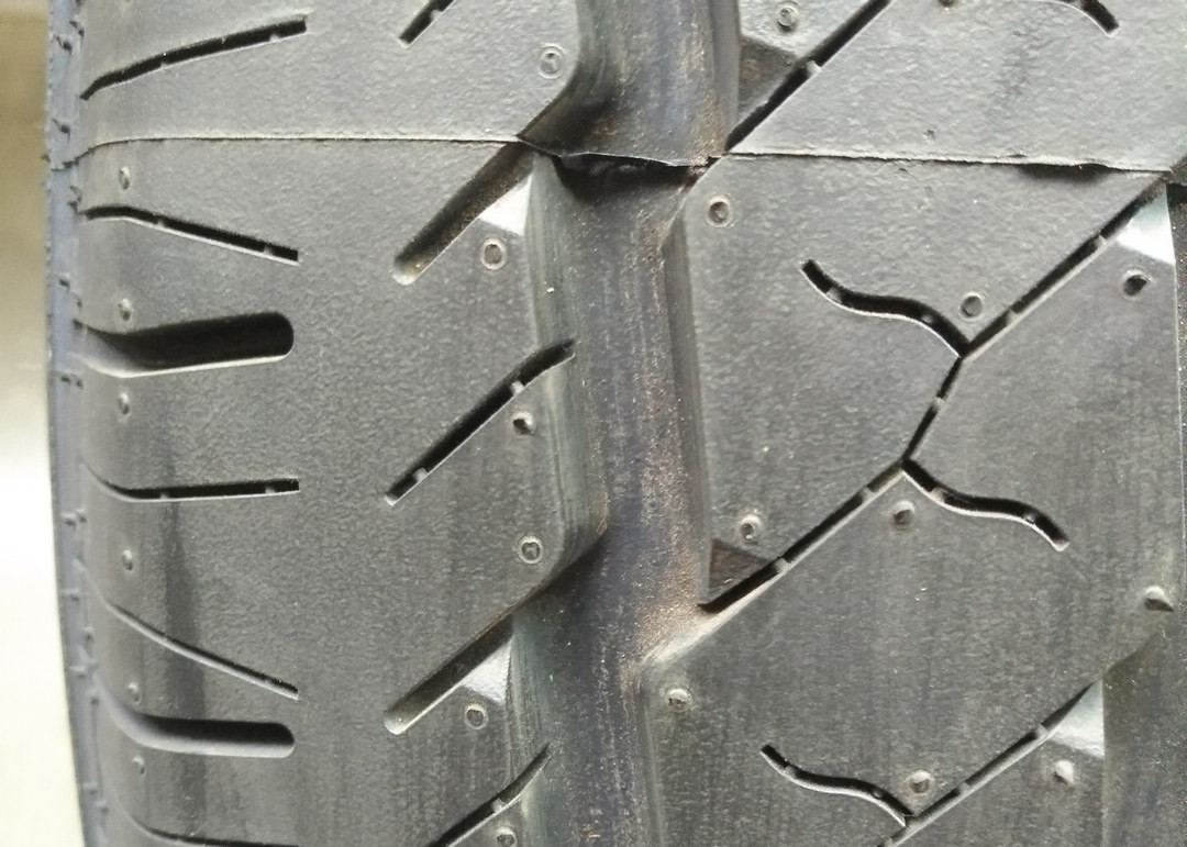Semi Steel Radial Light Truck Tires 14 - 16 Inch Diameter 215/70R15LT DOT Approved