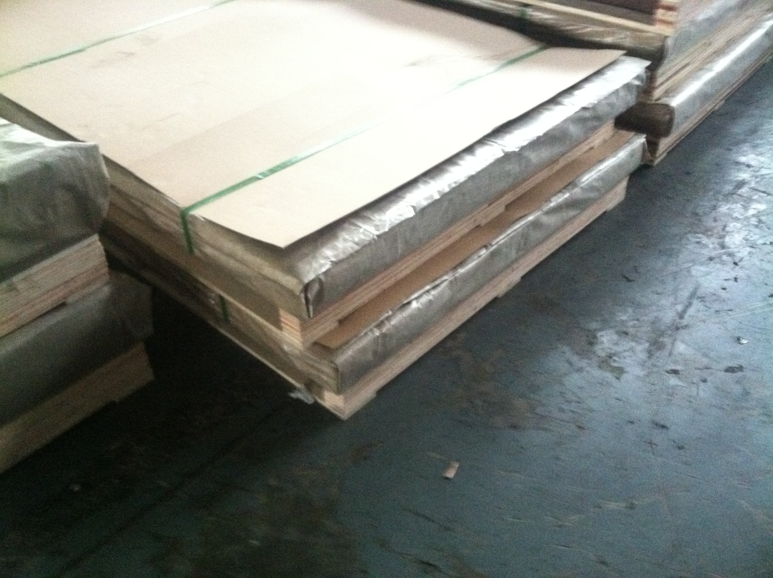 UNS S32550 Duplex Steel Plate 0.6 - 30mm Hot Rolled / Cold Rolled Duplex Steel Pipe