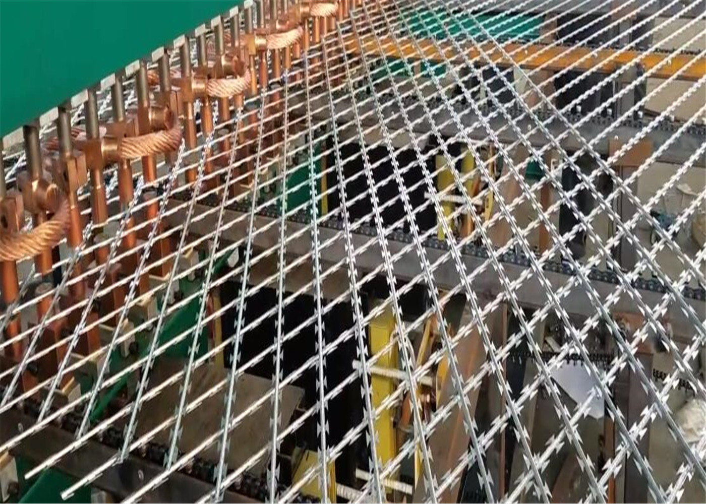 50x100mm/100x150mm Welded Razor Mesh