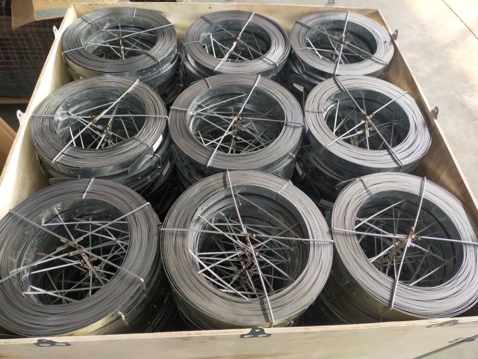 30 Meter Roll Galvanised Steel Band Metal Fixing Strap With Perforated Holes
