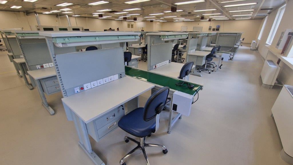 Customized ESD Workbench | Anti-Static Electrical Lab Work Table For Electronics Assembly