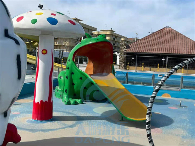 Fiberglass Water Park Splash Pad Frog Small Swimming Pool Slide For Children