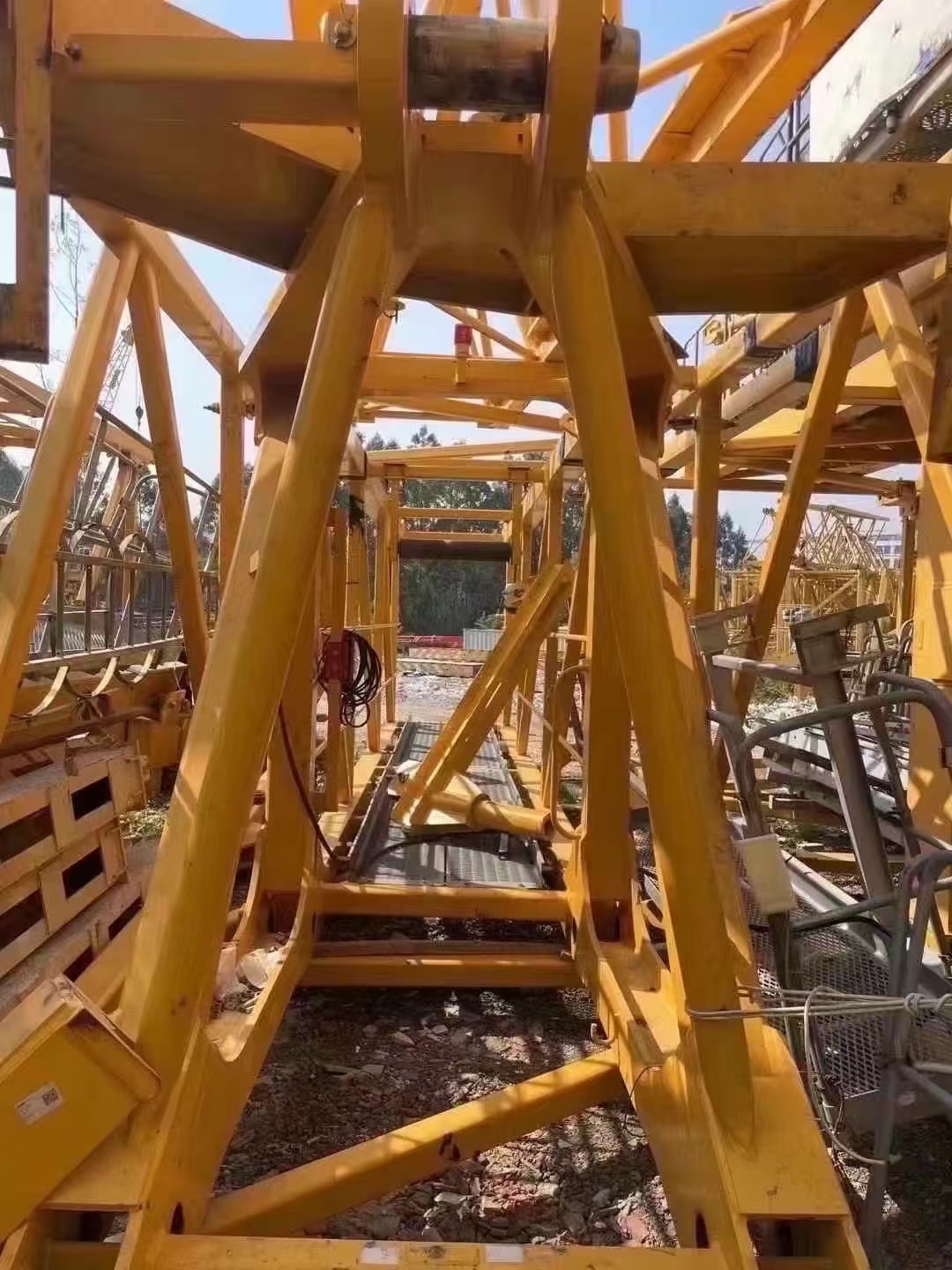 2022 Used Heavy-Duty Construction Cranes 8033-25 with Maximum Lifting Height of 80m and Spare Parts Provided