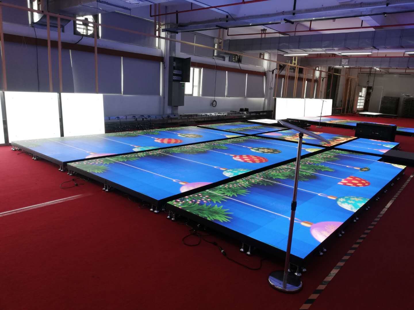 Waterproof RGB LED Dance Floor with Brightness Epistar Chip Glowing Lighting Effect and Customizable Labels